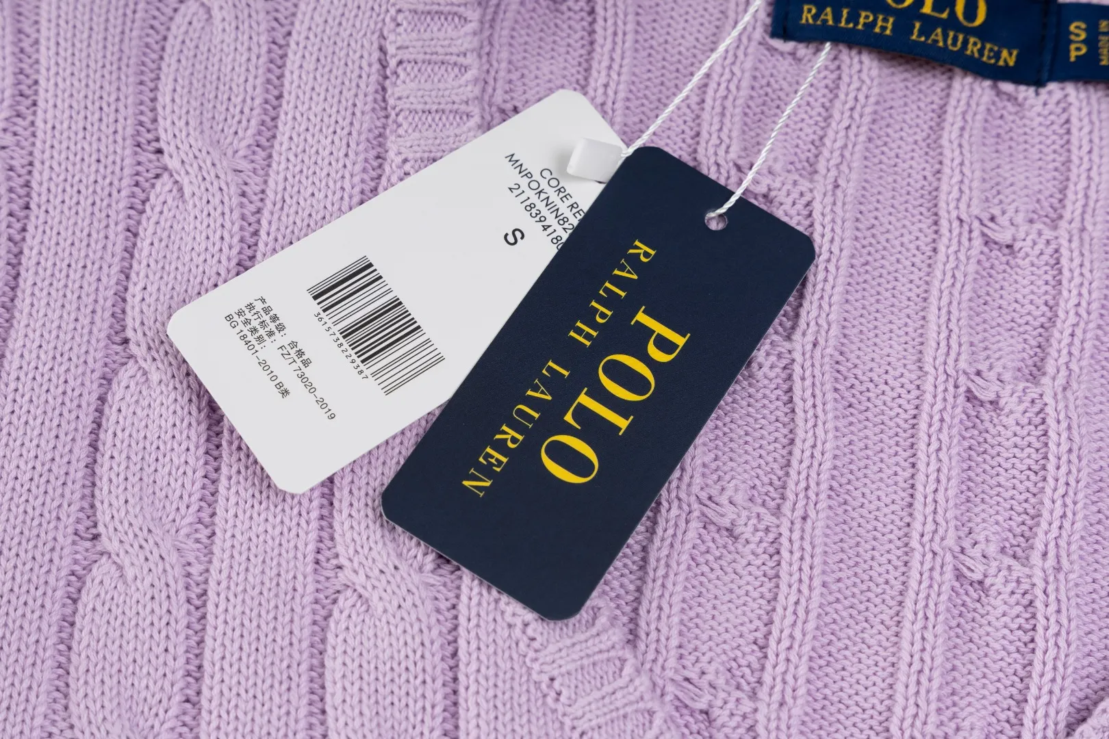 P210 #R90 RALPH LAUREN Thirteen colors of Ralph Lauren classic small label embroidery V-neck pullover cable cardigan sweater women's top, high-density LOGO embroidery on the chest, original customization of tag accessories. Made of pure cotton yarn, pure cotton is skin-friendly and comfortable, small label war horse embroidered twist button V-neck sweater🐎High quality, follow the blogger to learn how to wear it! Let’s buy a Ralph Lauren cable sweater. It’s a super hard-to-find series after it became popular. It’s hard to find one on the official website. It’s simple and practical to wear, with a lazy and loose feel. The thickened fabric has more texture, feels soft and delicate, and has a loose fit. Whether worn alone or layered, you can wear different styles of fashion with just one piece!   Size： Sleeve length: 60/61/62/63